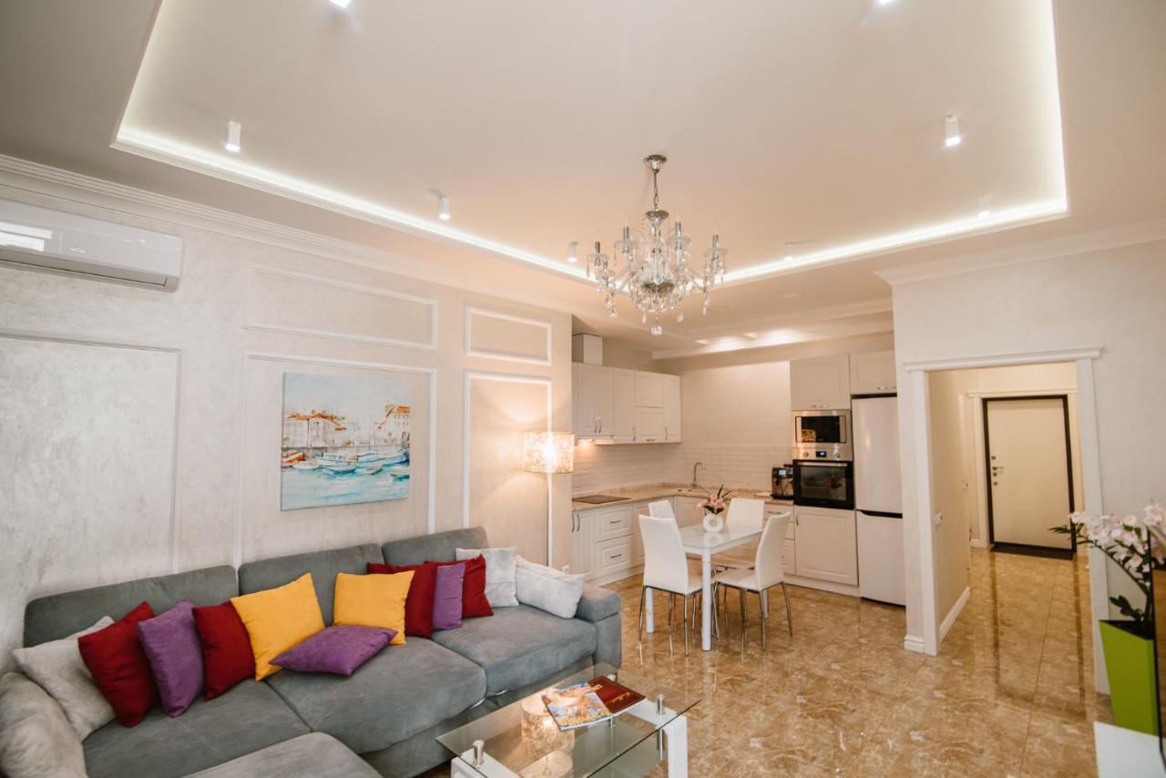 Appartamento Luxury For Business & Pleasure Royal 1 Kiev Esterno foto