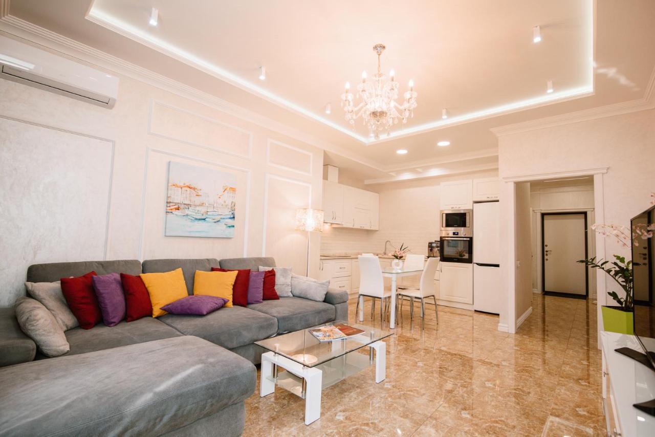 Appartamento Luxury For Business & Pleasure Royal 1 Kiev Esterno foto