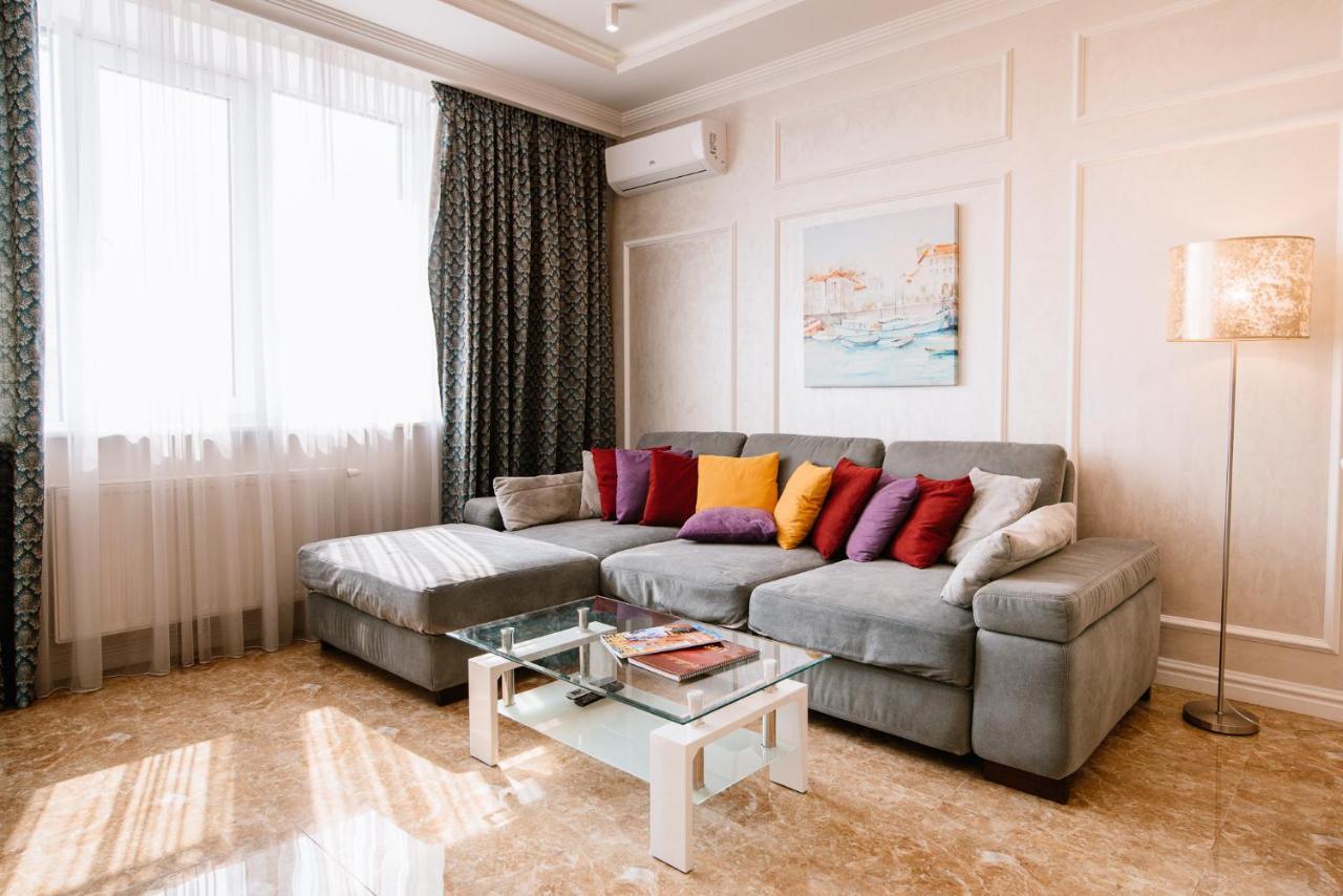 Appartamento Luxury For Business & Pleasure Royal 1 Kiev Esterno foto