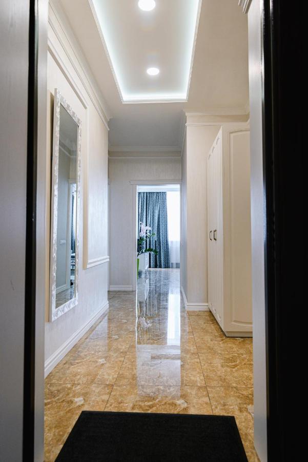 Appartamento Luxury For Business & Pleasure Royal 1 Kiev Esterno foto