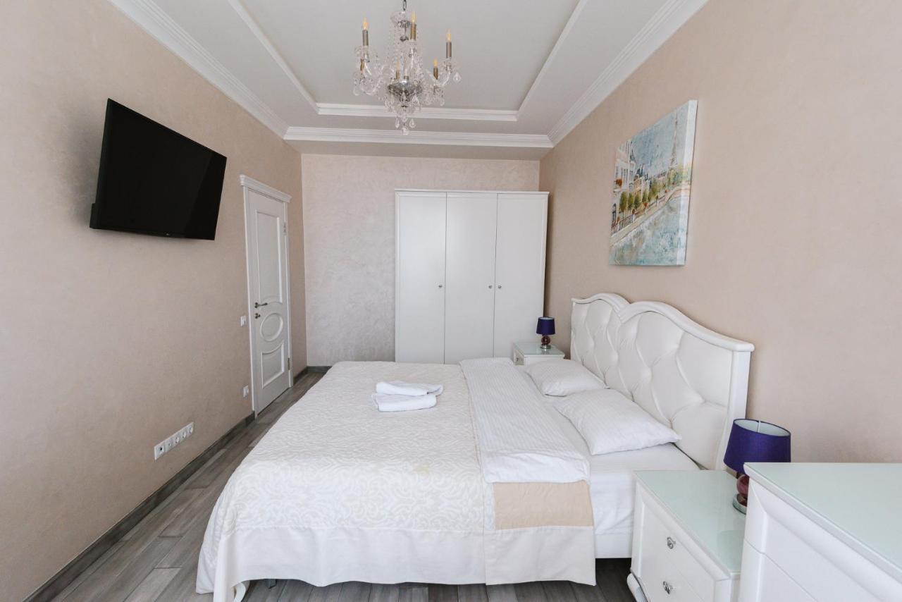 Appartamento Luxury For Business & Pleasure Royal 1 Kiev Esterno foto