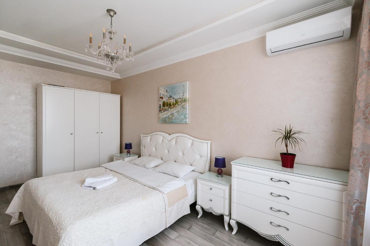 Appartamento Luxury For Business & Pleasure Royal 1 Kiev Esterno foto